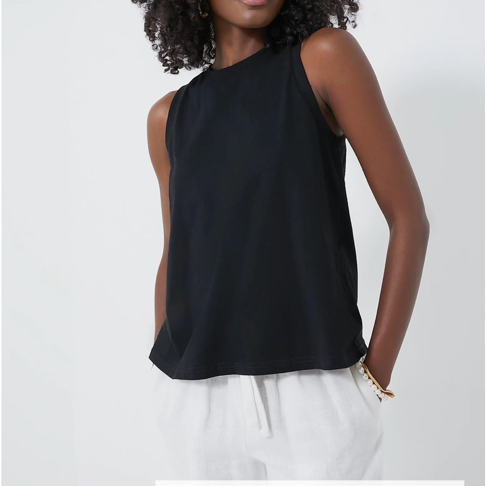 POMANDER PLACE
Black Anthos Cotton Tank